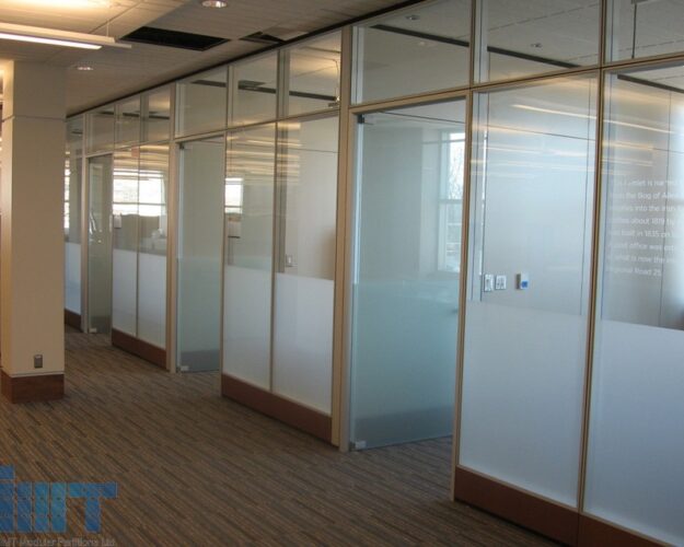 The Main Advantages Of Utilising Glass Office space Walls